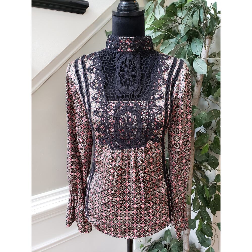 Taylor & Sage Top Blouse Womens Size Small Black Geo Print Long Sleeve Mock Neck